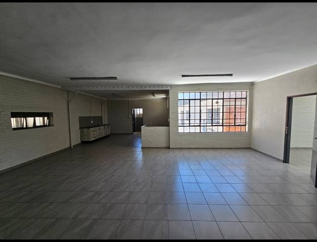 610M² WAREHOUSE TO LET IN BENROSE